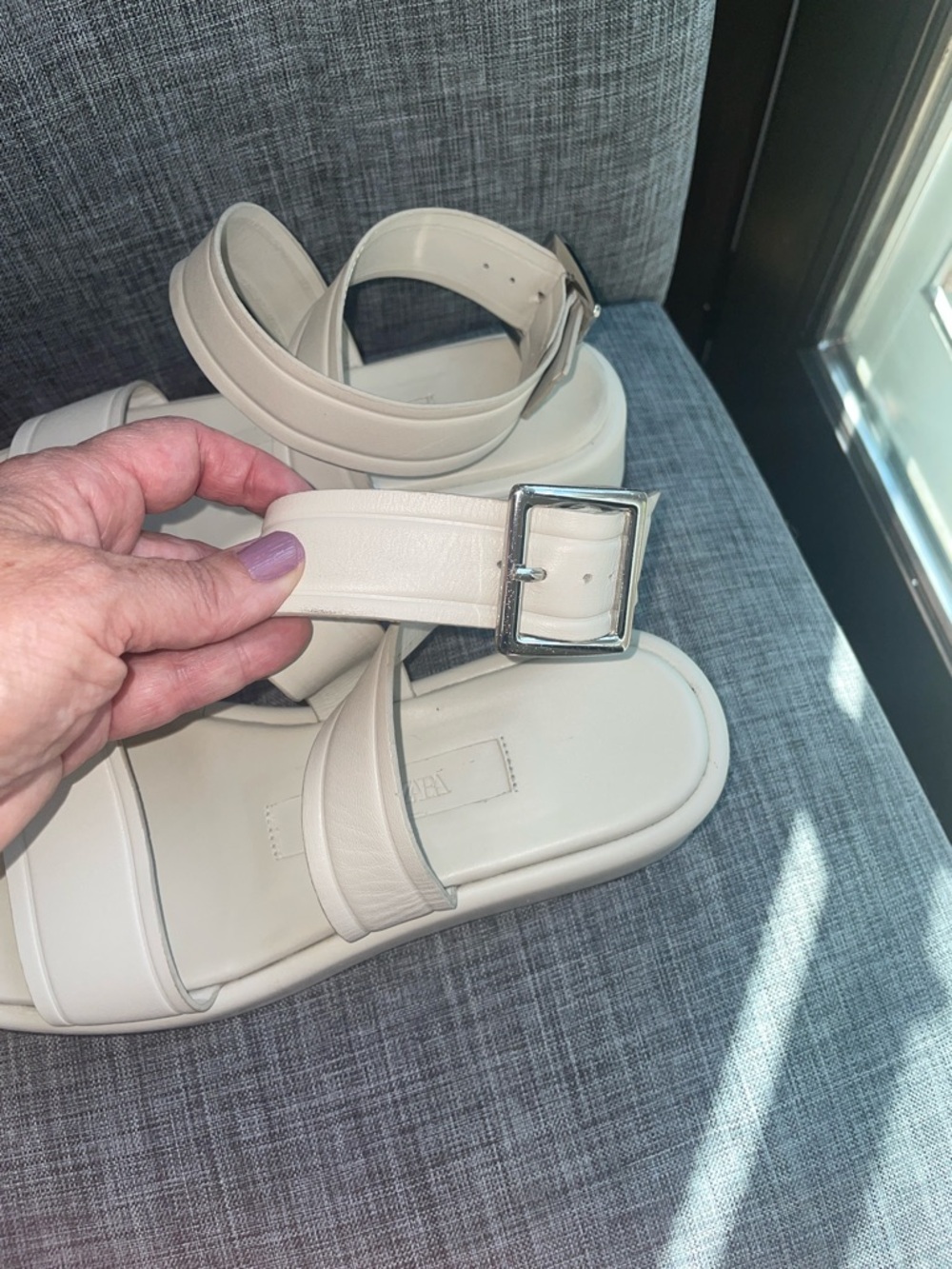 EUC Zara Bone colored ankle sandals Size 38 (size 7-7.5) So cute&fashionable. - Picture 3 of 6